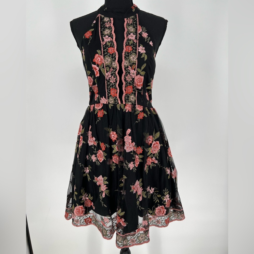 CITY TRIANGLES BLACK FLORAL‎ FORMAL DRESS EMBROIDERED W/PINK ROSES, FULLY LINED